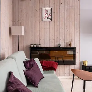 https://apt-old-town-colourful.warsawhotelspoland.com