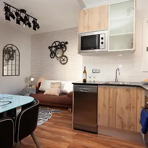 https://sunny-penthouse-in-sagrada-familia.topbarcelonahotels.com